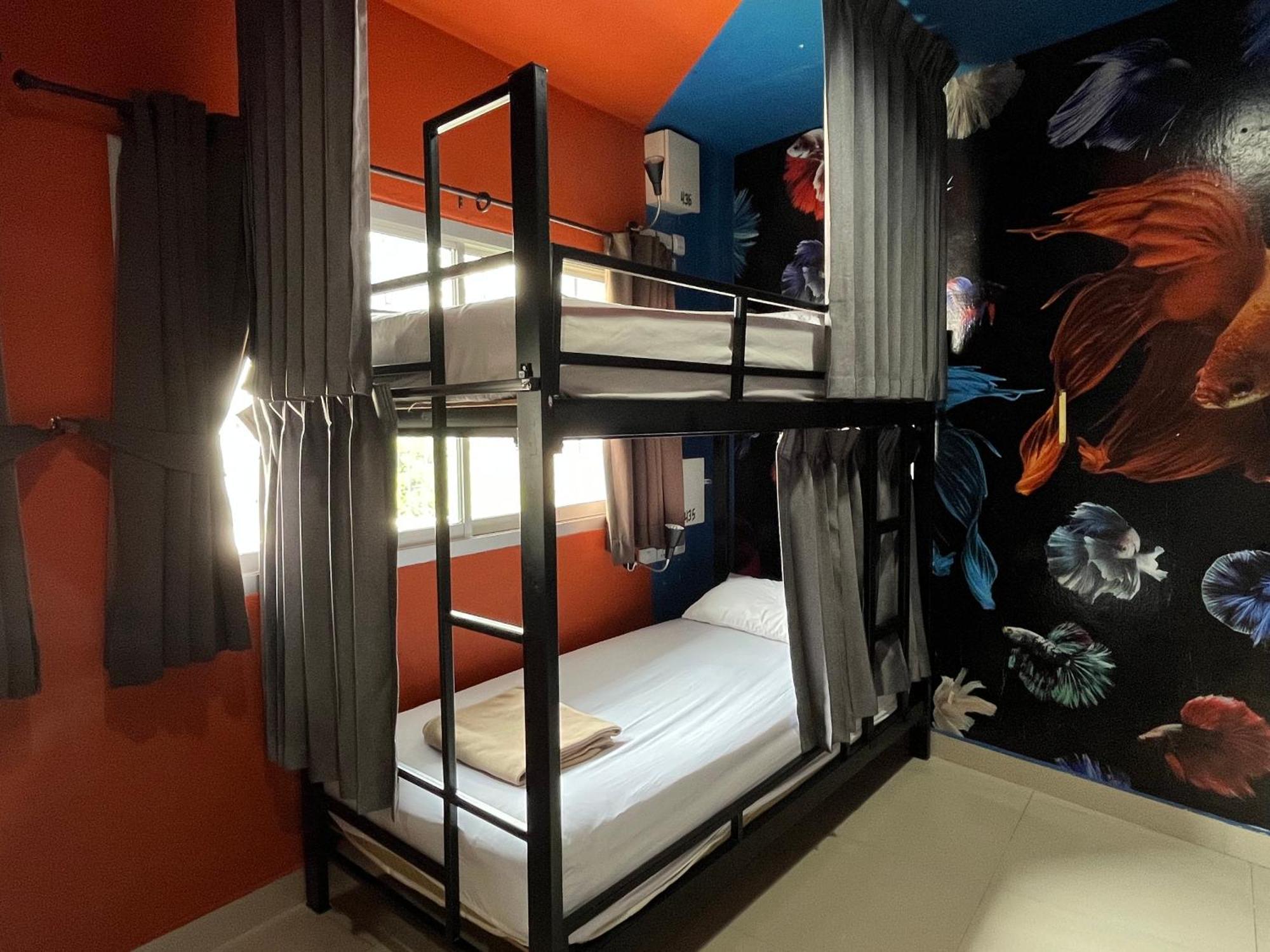 Bed 8-Bed Mixed Dormitory Room